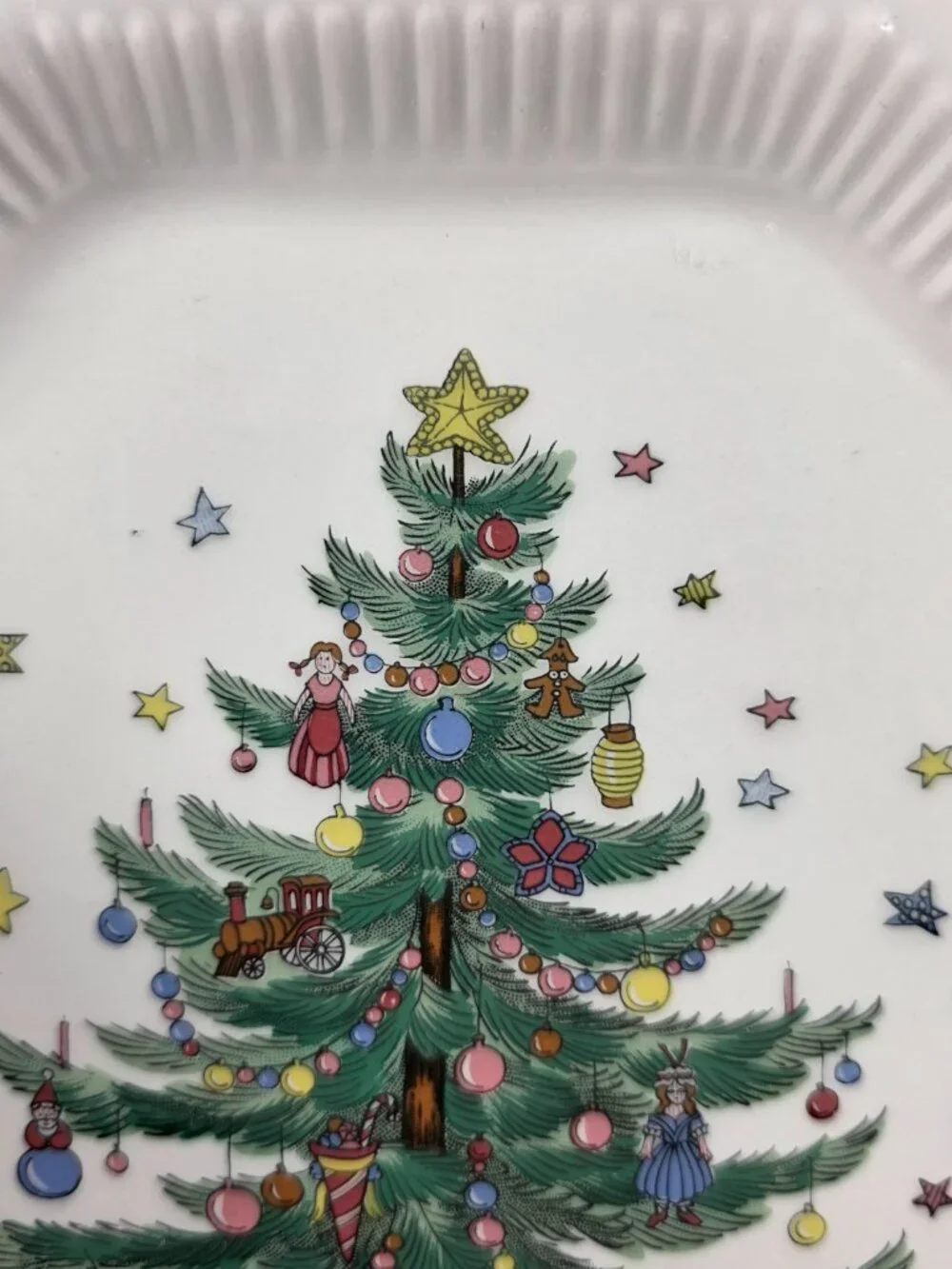 ONE Nikko Christmastime Dinner Plate White Decorated Christmas Tree